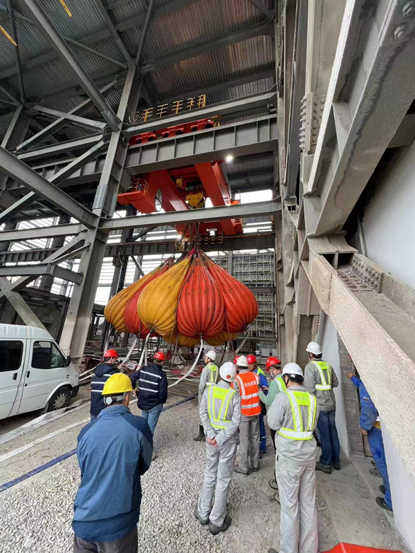 門式起重機(jī)負(fù)荷試驗(yàn).jpg